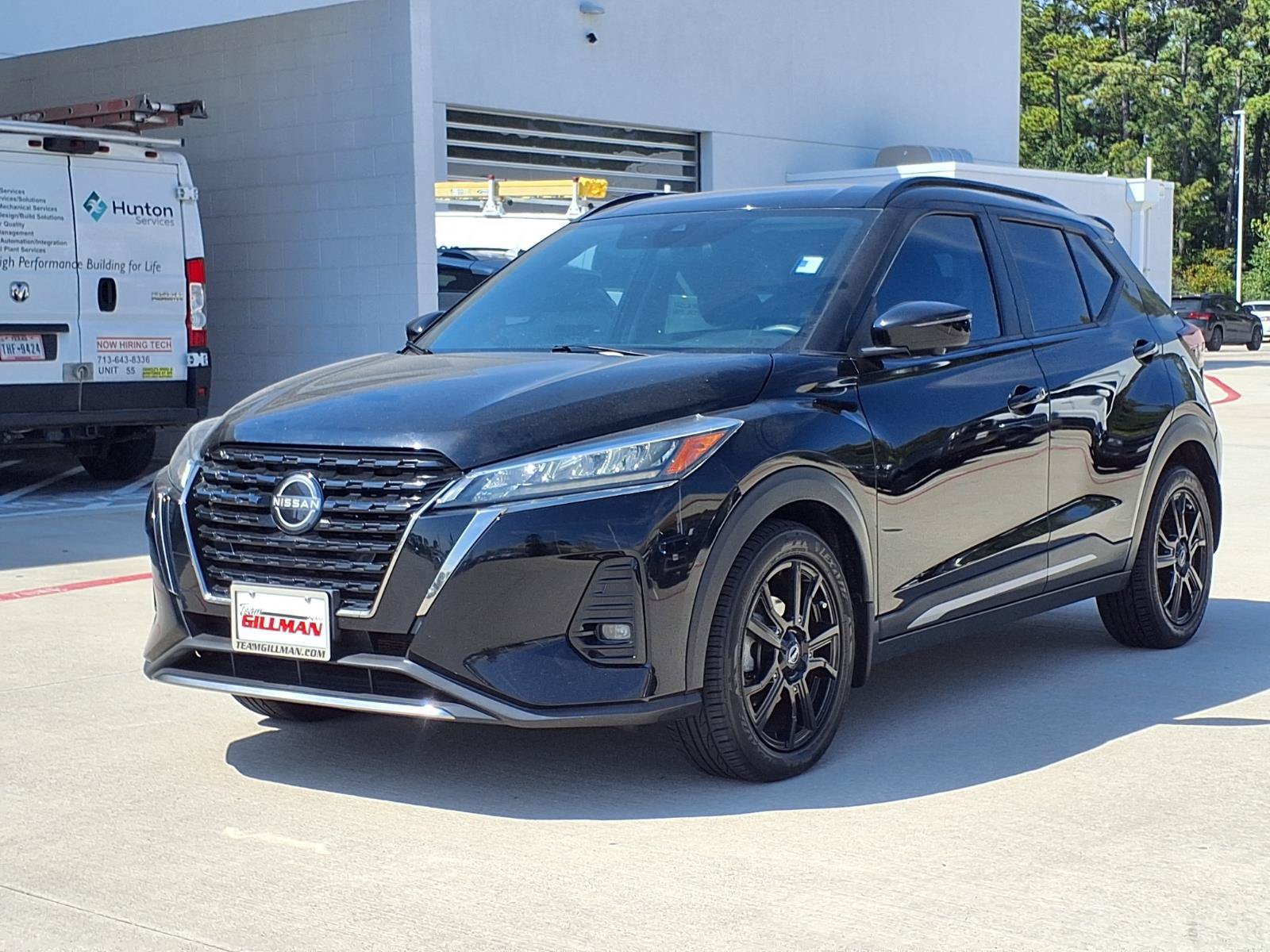 Used 2023 Nissan Kicks SR FWD image 2