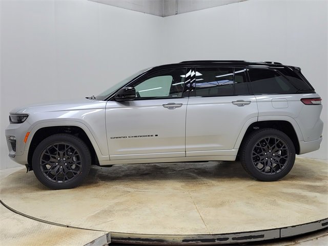 New 2025 Jeep Grand Cherokee Summit image 8