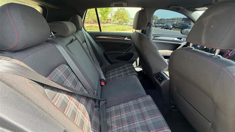 Used 2016 Volkswagen GTI SE FWD image 18