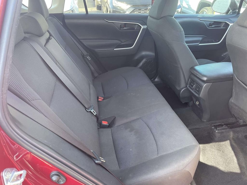 Used 2022 Toyota RAV4 LE image 41