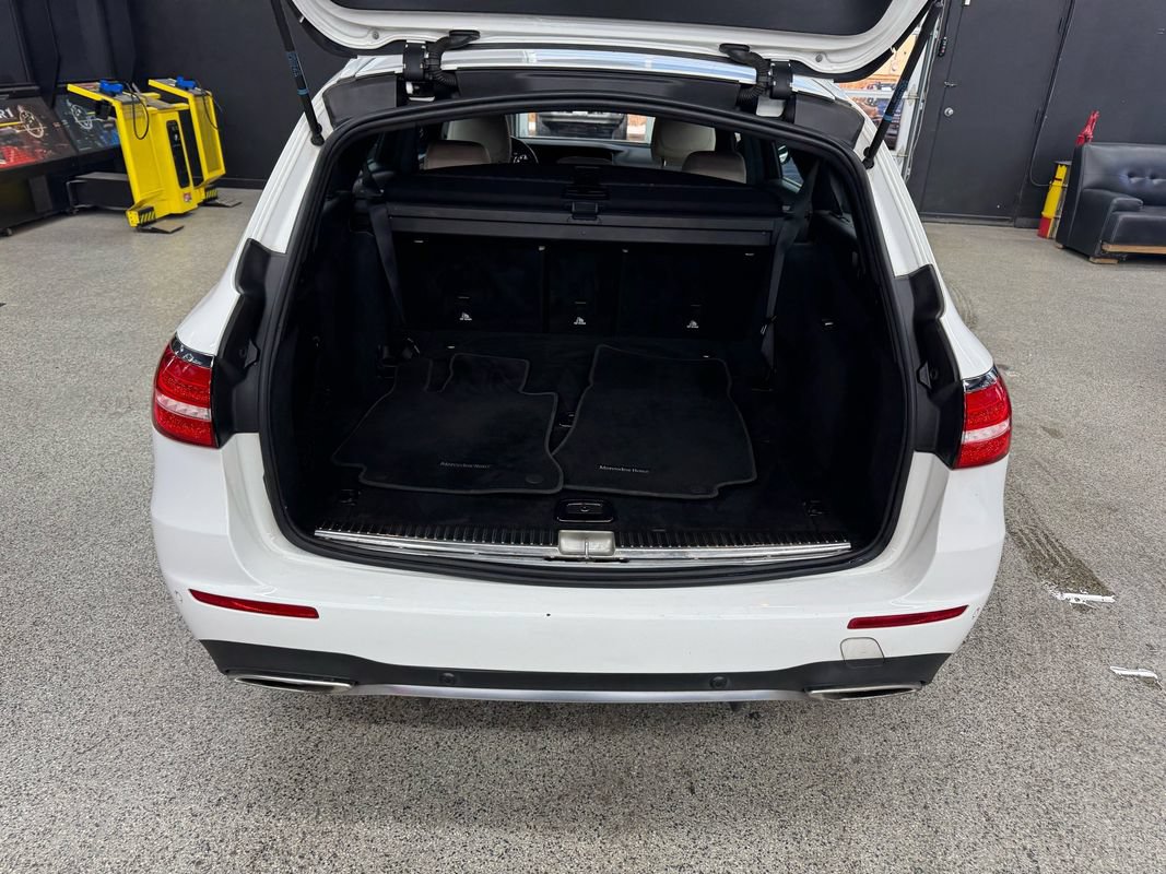Used 2017 Mercedes-Benz E 400 4MATIC Wagon image 17