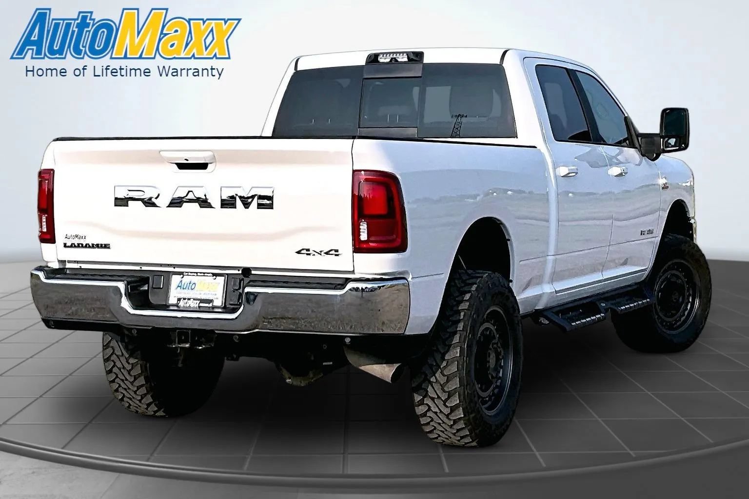 Used 2025 RAM 2500 Laramie w/ Towing Technology Group AWD/4WD image 6