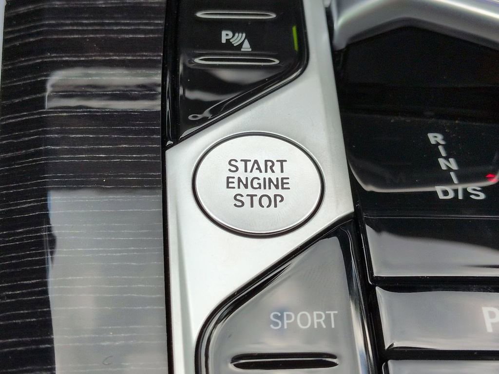 New 2026 BMW X5 xDrive40i w/ M Sport Package image 29