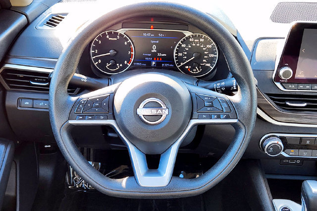 Used 2025 Nissan Altima 2.5 SV AWD/4WD image 9