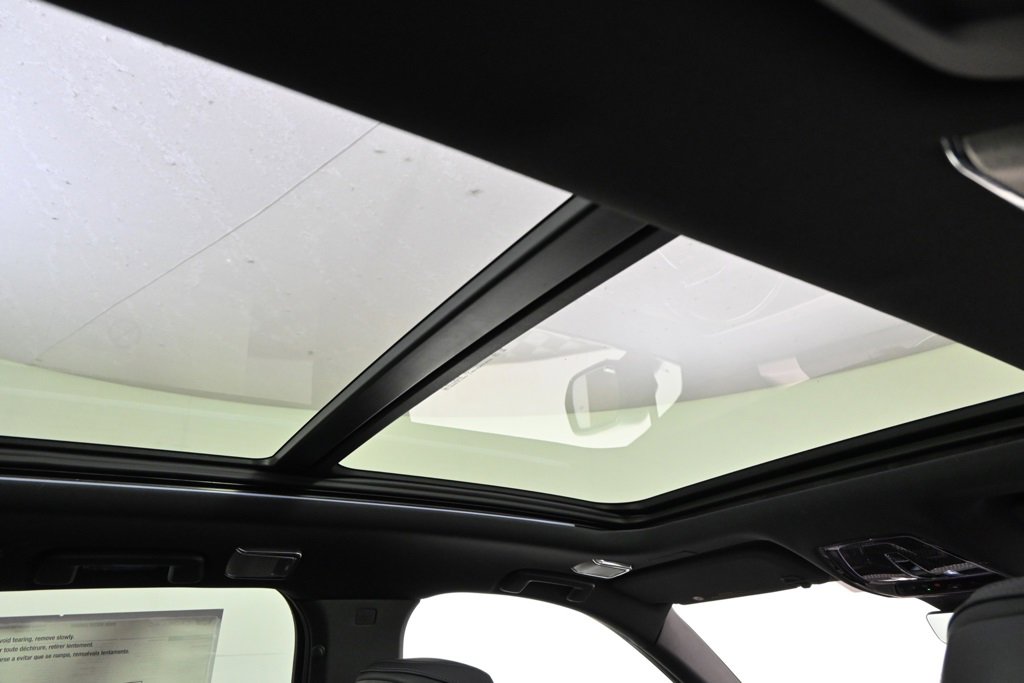 New 2026 Cadillac Vistiq Luxury w/ LPO, Floor Liner Package image 16
