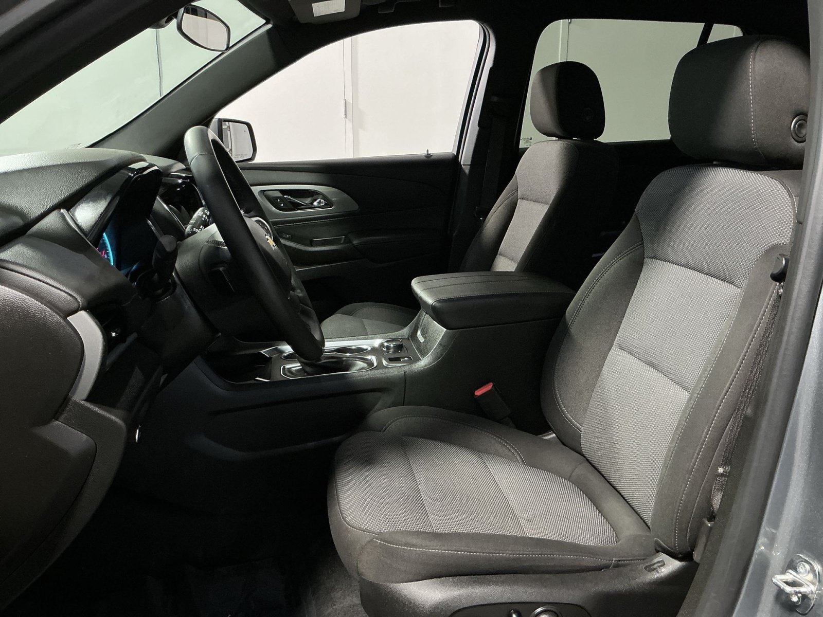 Used 2023 Chevrolet Traverse LT FWD image 14
