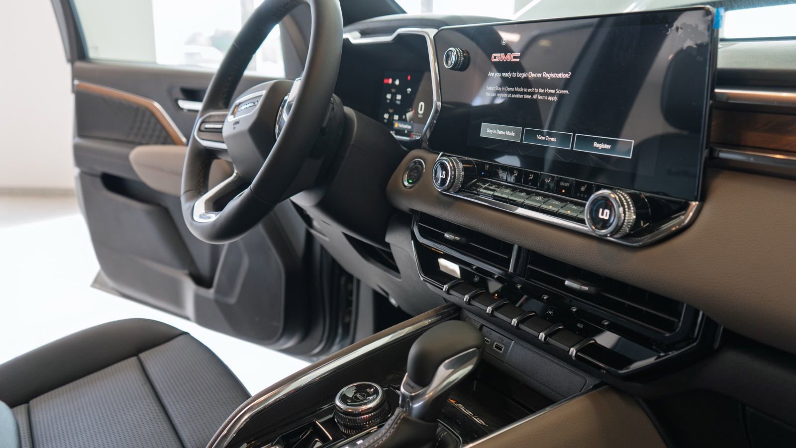 New 2026 GMC Canyon Denali image 11