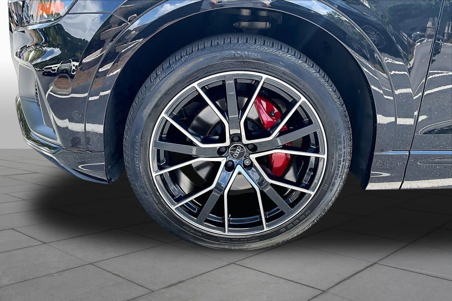 Used 2019 Audi Q8 Prestige AWD/4WD image 11