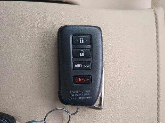 Used 2020 Lexus RX 350L Premium w/ Premium Package image 24