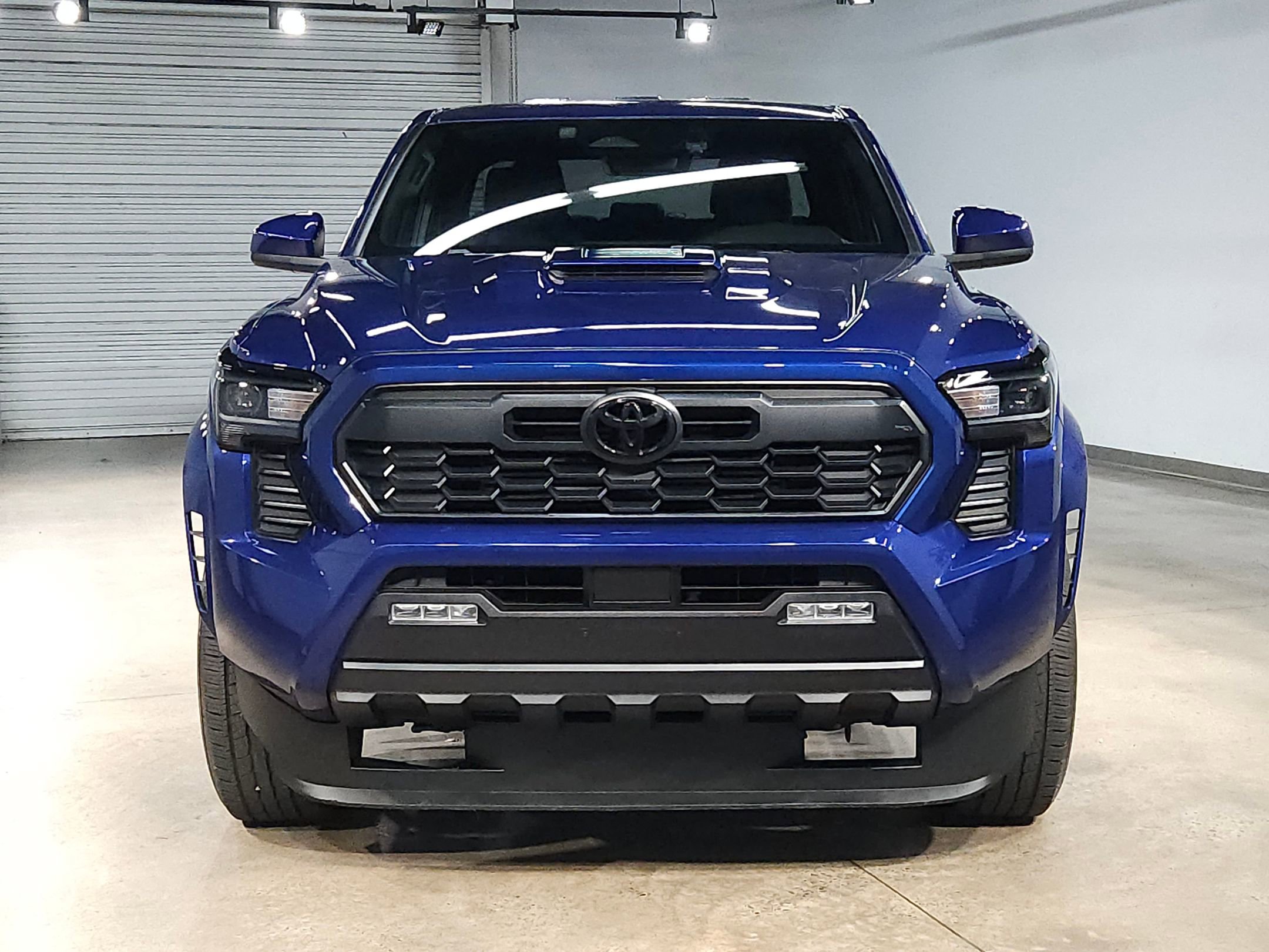 Used 2024 Toyota Tacoma TRD Sport image 2
