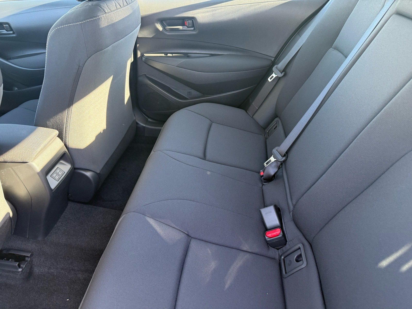 Used 2027 Toyota Corolla LE w/ LE Premium Package FWD image 27