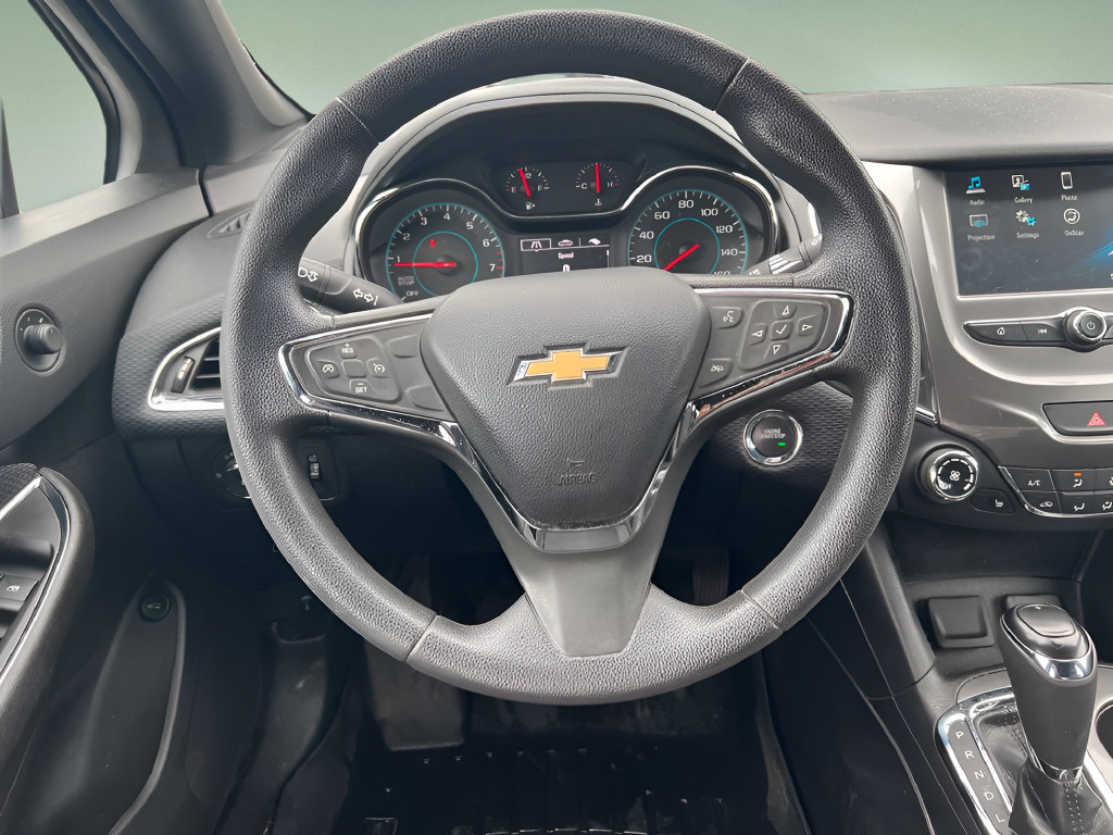 Used 2018 Chevrolet Cruze LT w/ Convenience Package FWD image 18