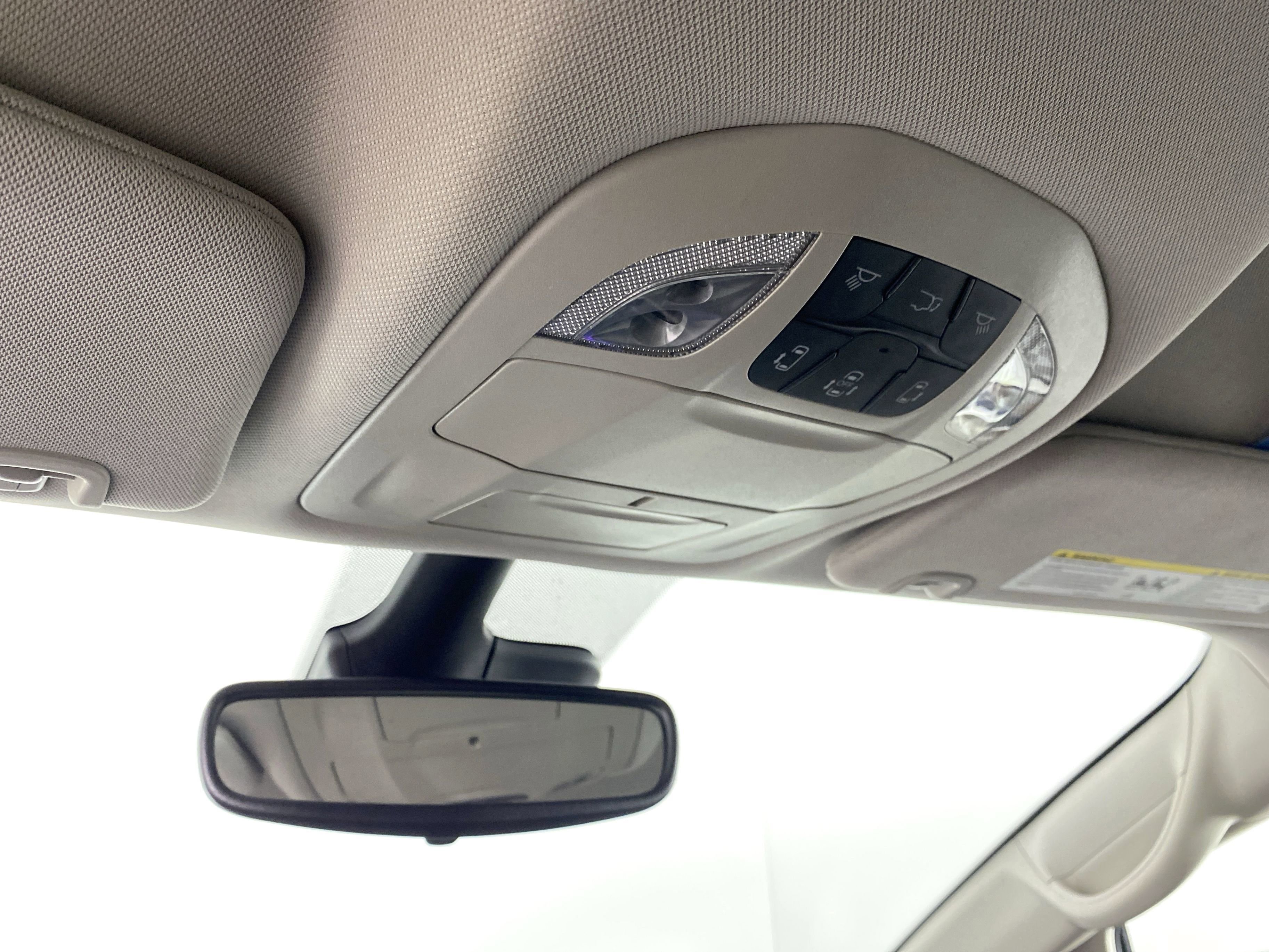 Used 2024 Chrysler Pacifica Touring-L image 26