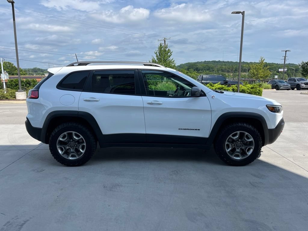 Used 2019 Jeep Cherokee Trailhawk AWD/4WD image 22