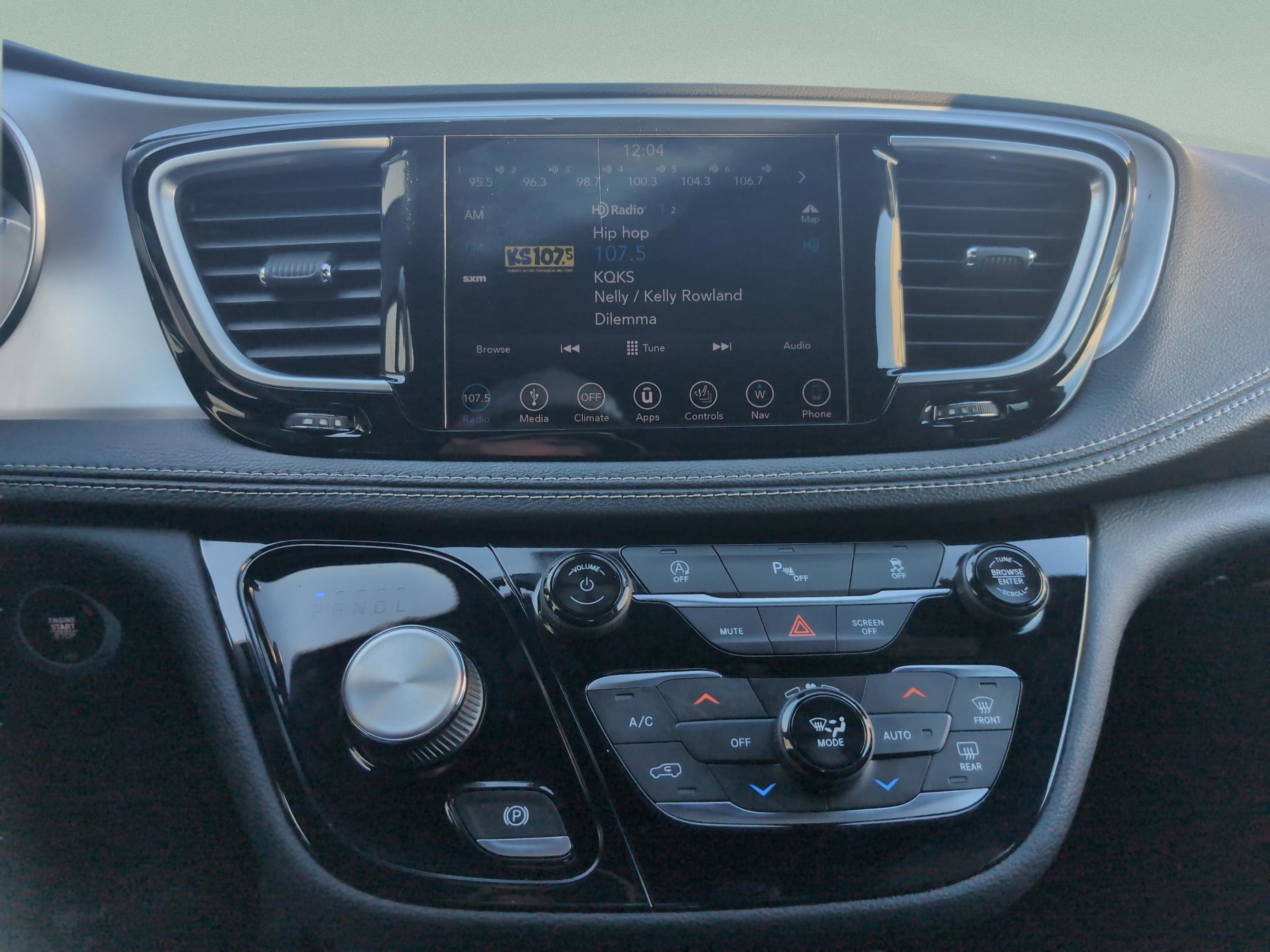 Used 2019 Chrysler Pacifica Limited w/ S Appearance Package image 28