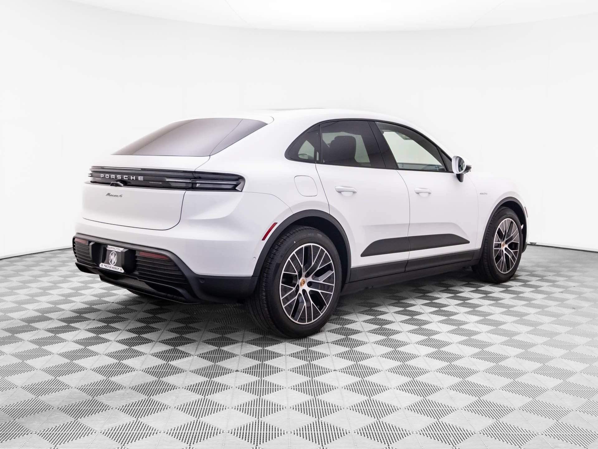 New 2026 Porsche Macan 4 Electric AWD/4WD image 7