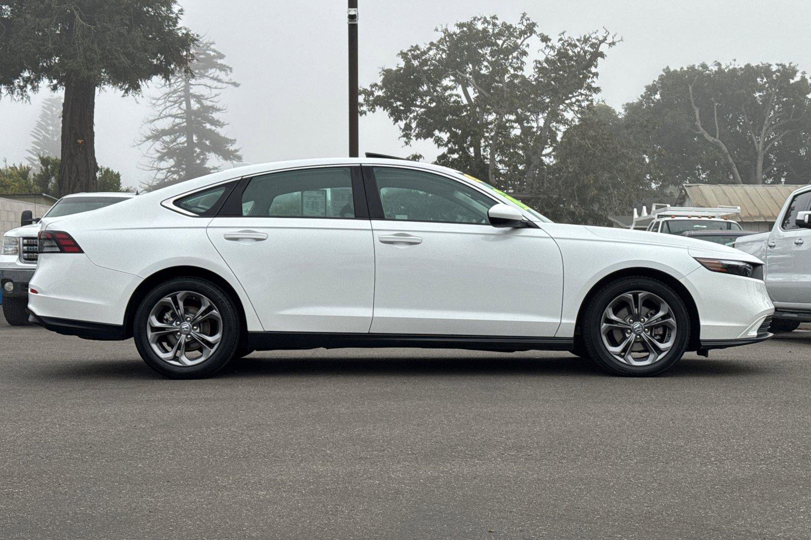 Used 2023 Honda Accord EX image 3