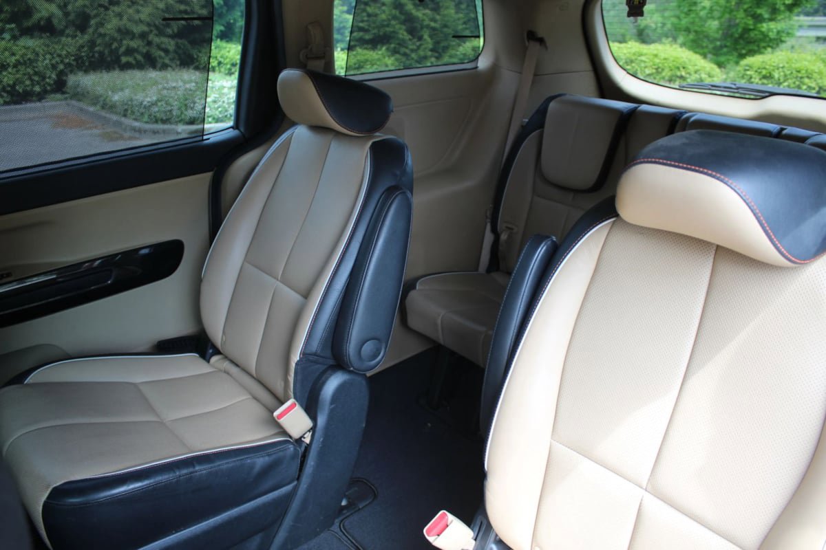 Used 2016 Kia Sedona SX FWD image 18