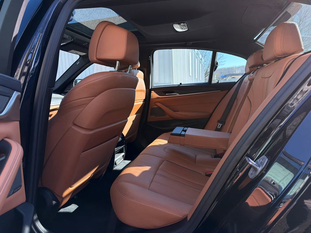 Used 2023 BMW M550i xDrive w/ Executive Package image 16