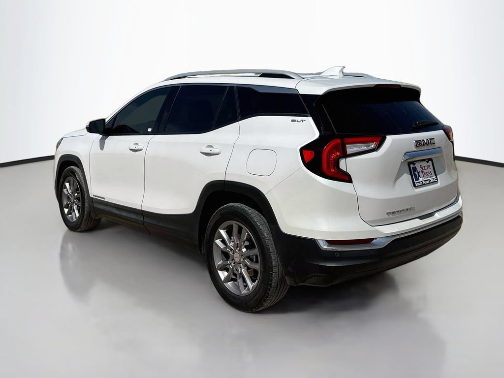 Used 2022 GMC Terrain SLT w/ Infotainment Package II FWD image 5