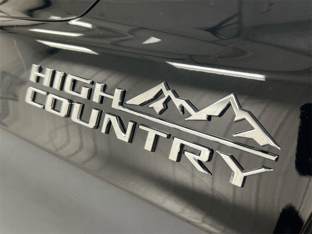 New 2026 Chevrolet Suburban High Country image 28