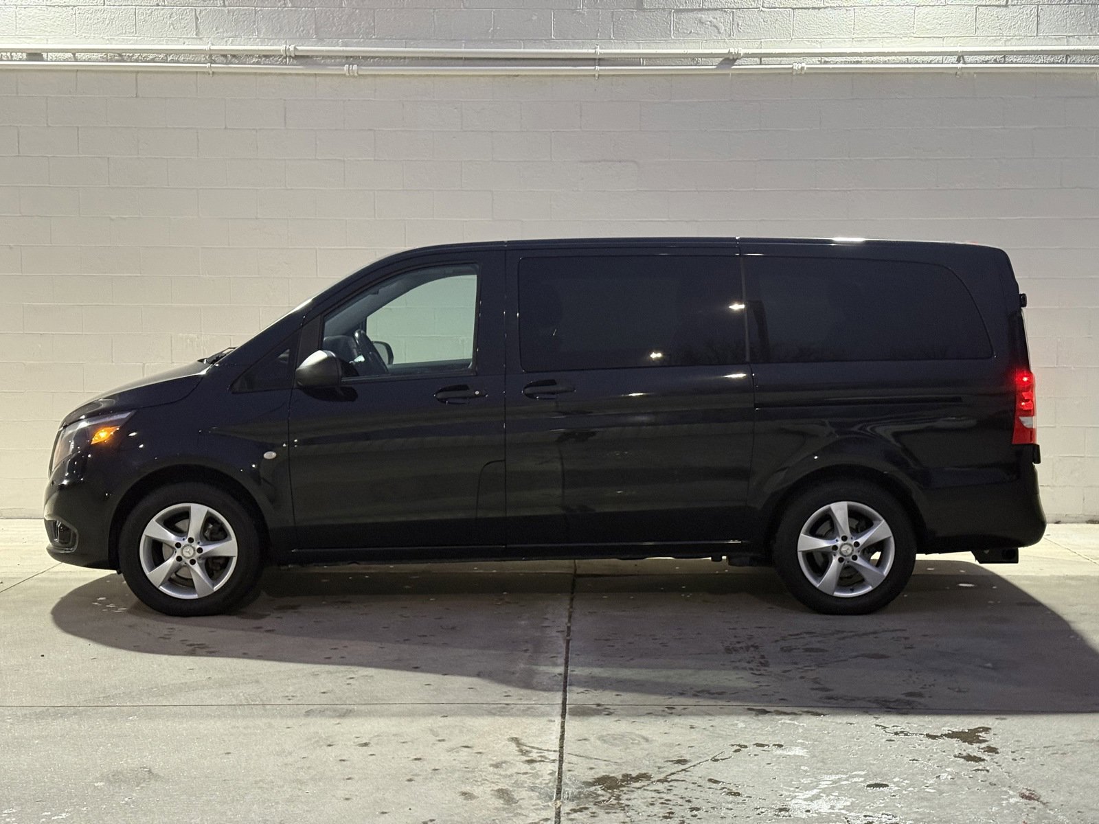Used 2018 Mercedes-Benz Metris Passenger image 4