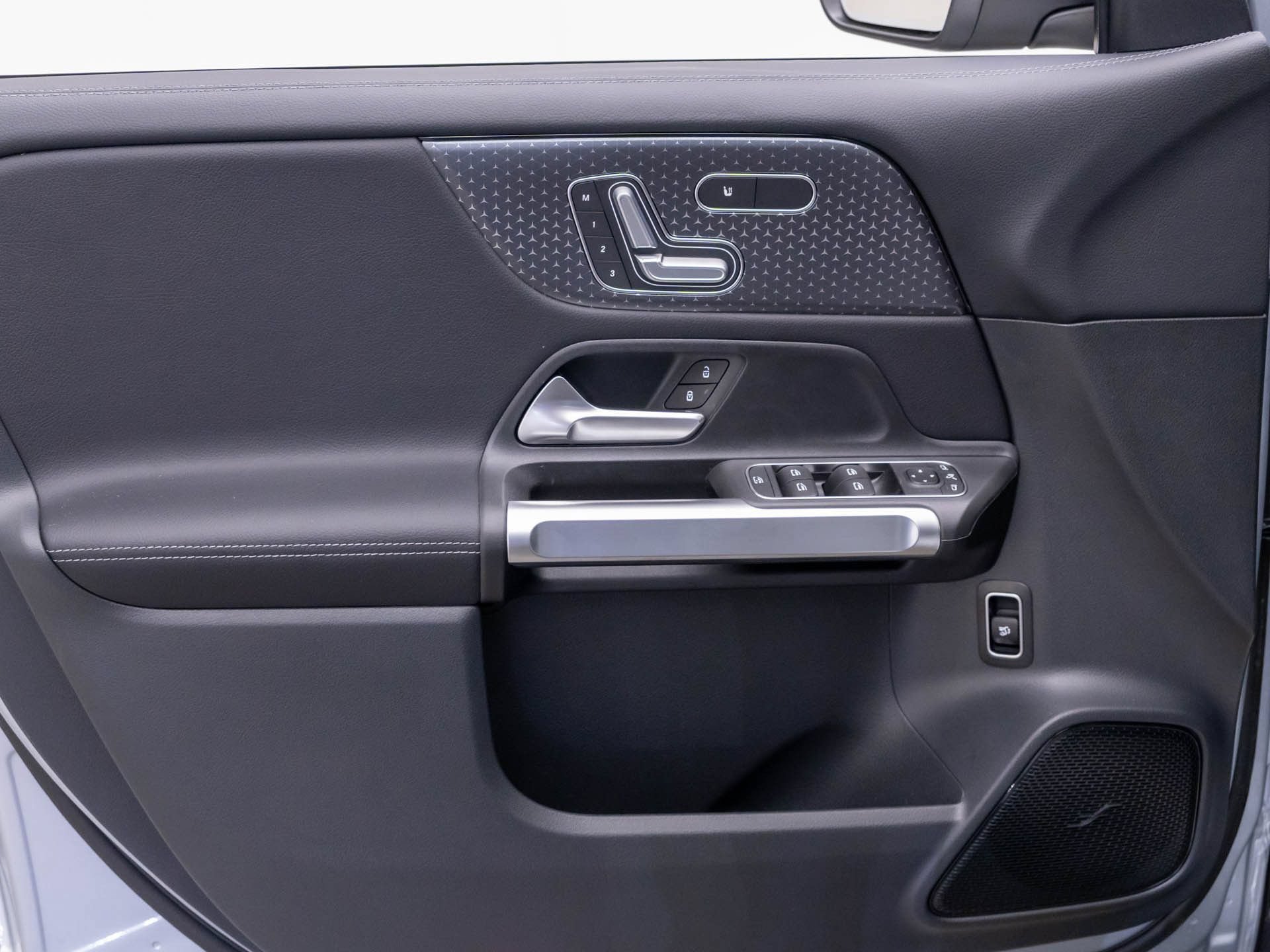 New 2026 Mercedes-Benz GLB 250 4MATIC image 14