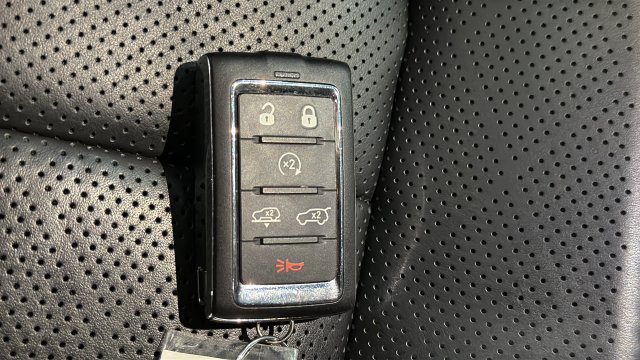 Used 2022 Jeep Grand Wagoneer Series II AWD/4WD image 20
