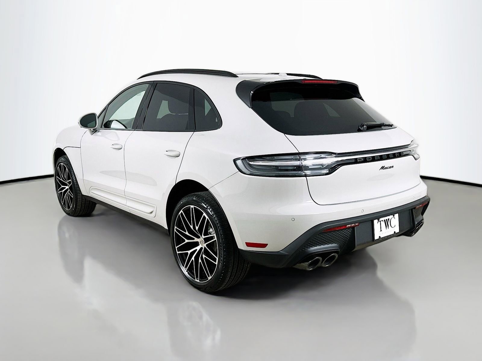 New 2026 Porsche Macan AWD/4WD image 7