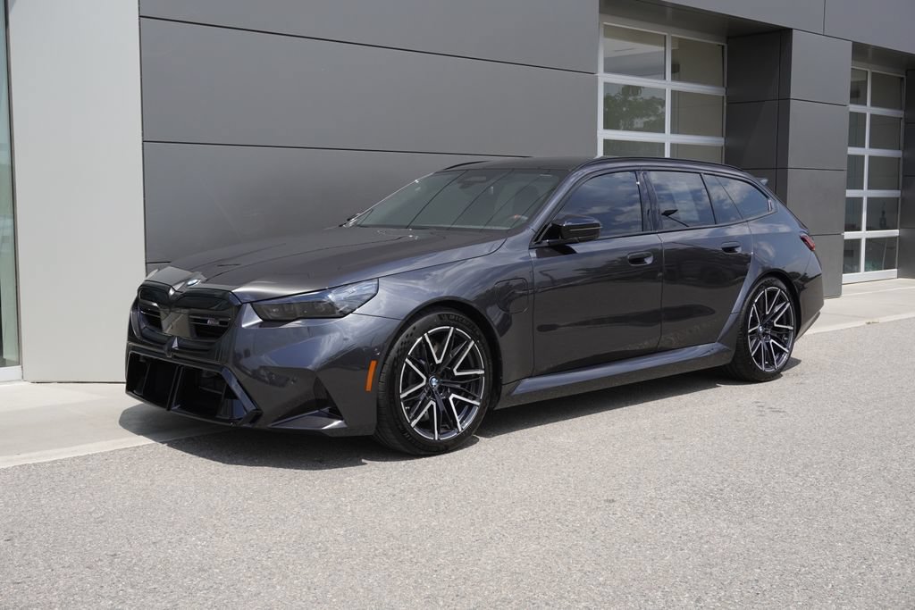 Used 2026 BMW M5 Touring AWD/4WD image 3