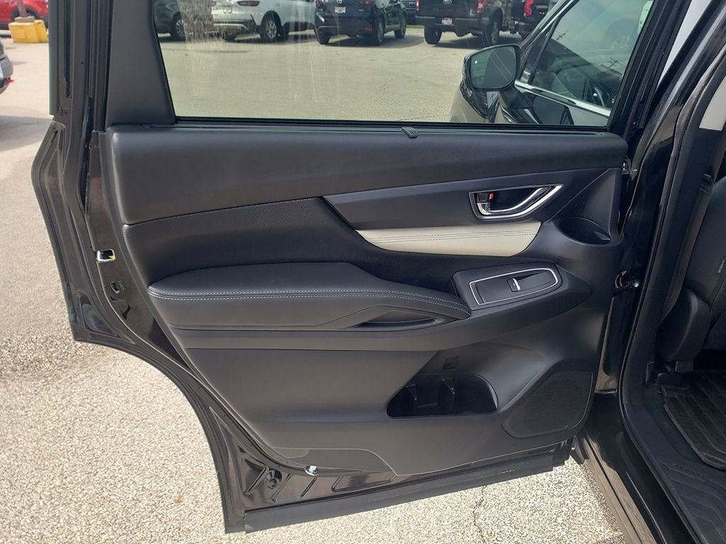 Used 2021 Subaru Ascent Limited w/ Popular Package #2A image 12