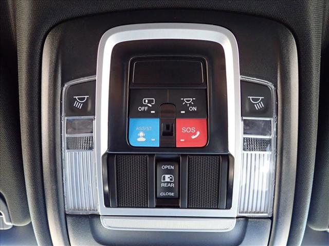 Used 2025 RAM 1500 Laramie AWD/4WD image 22