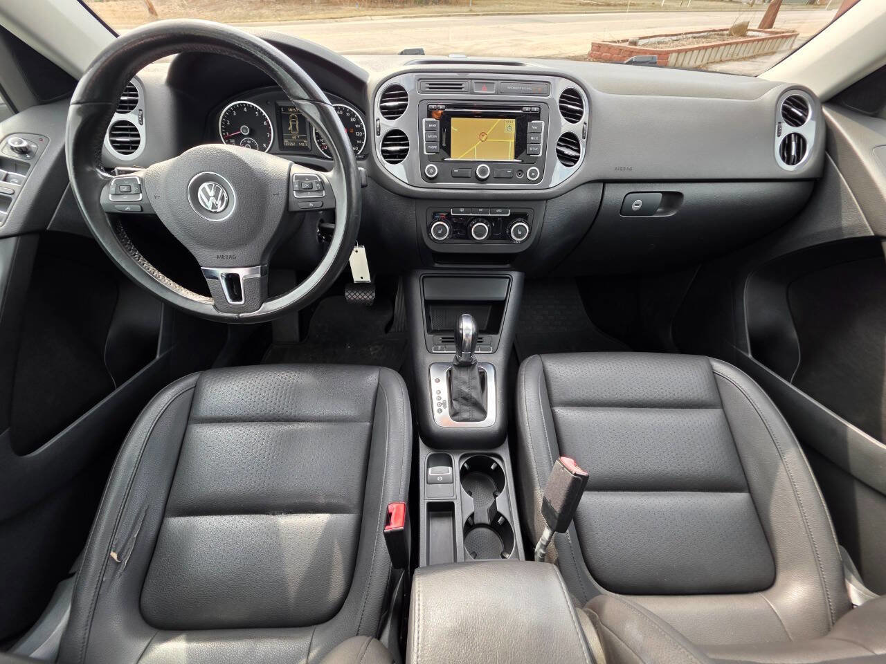 Used 2012 Volkswagen Tiguan SE FWD image 10