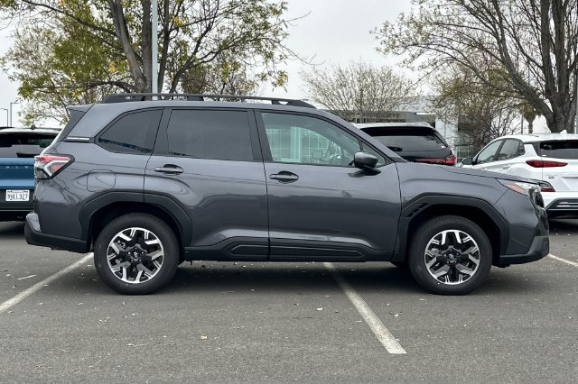 Used 2026 Subaru Forester Premium AWD/4WD image 3