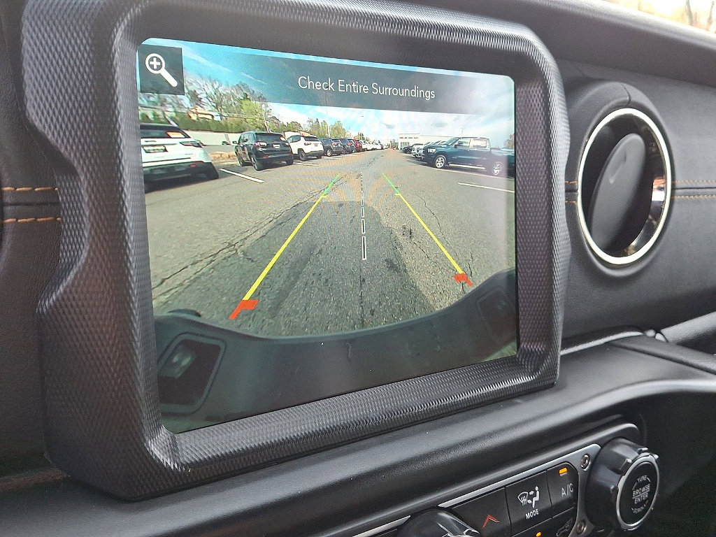 Certified 2022 Jeep Gladiator Overland AWD/4WD image 15