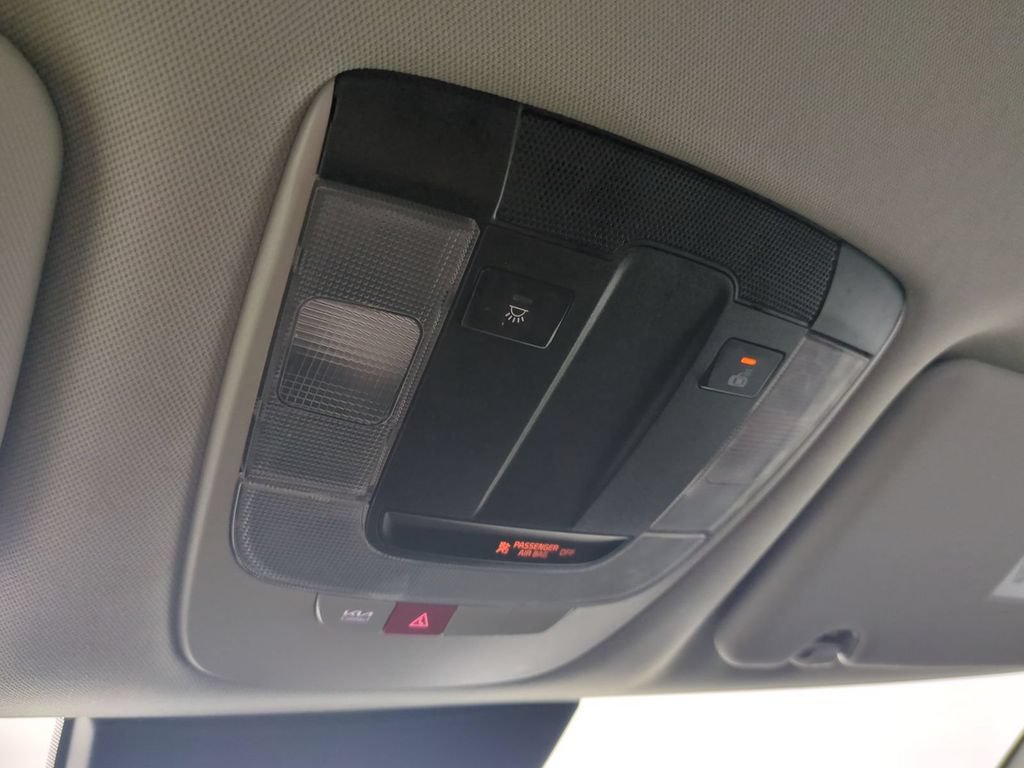 Used 2025 Kia Sportage EX FWD image 23