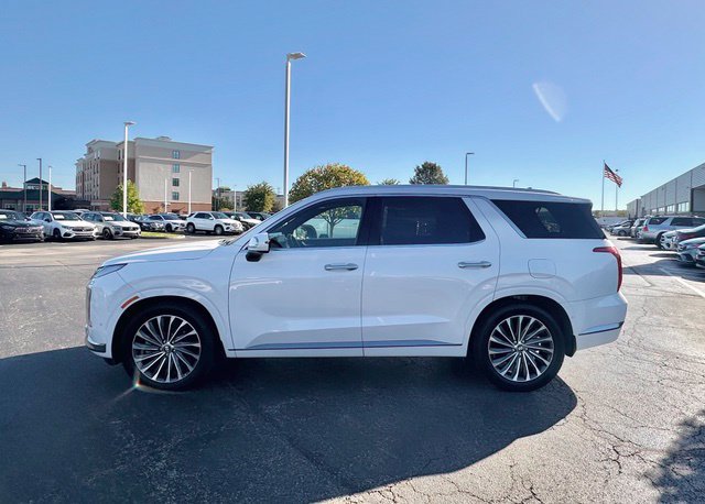 Used 2023 Hyundai Palisade Calligraphy w/ Winter Package FWD image 6