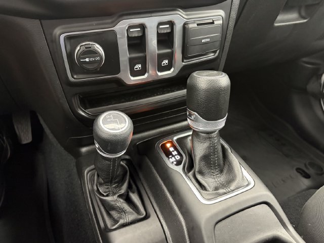 Used 2023 Jeep Wrangler Sport AWD/4WD image 20