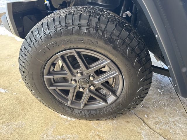Used 2024 Jeep Wrangler Sport S image 38