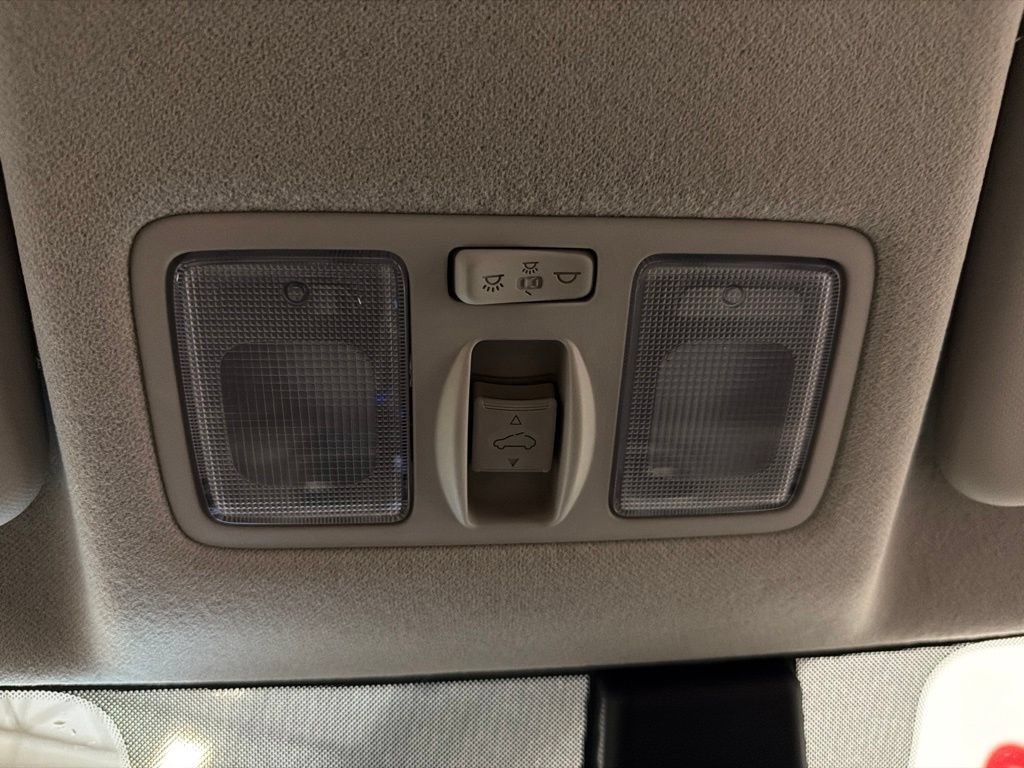 Used 2023 Hyundai Venue SEL FWD image 25