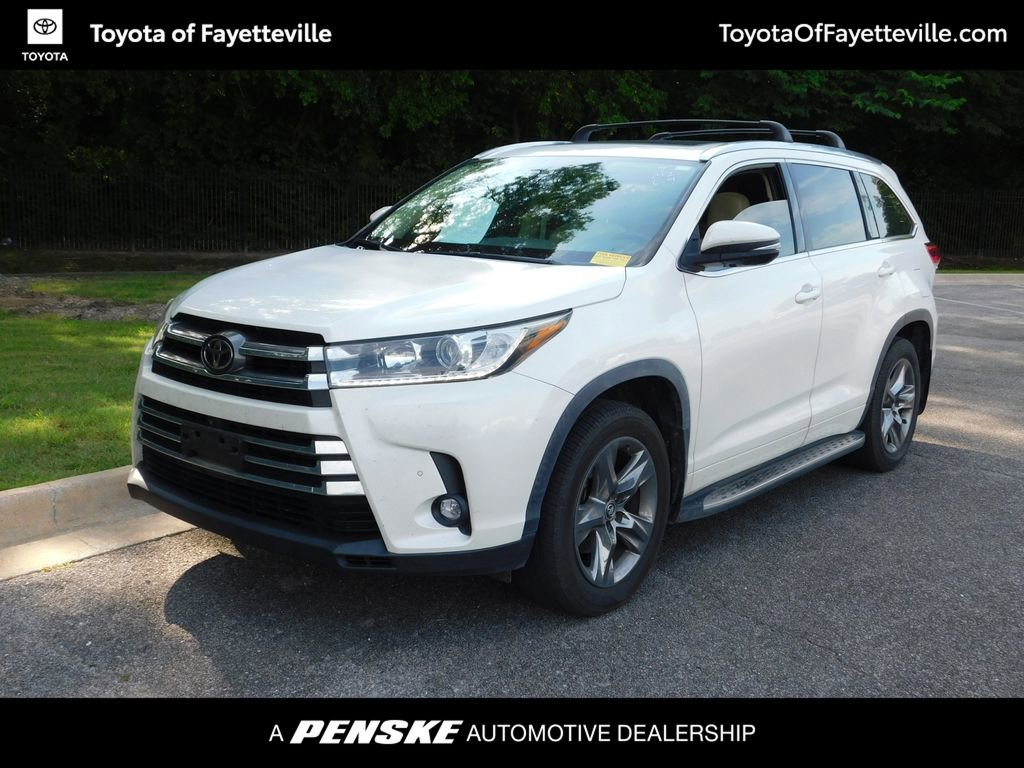 Used 2019 Toyota Highlander Limited Platinum FWD image 1