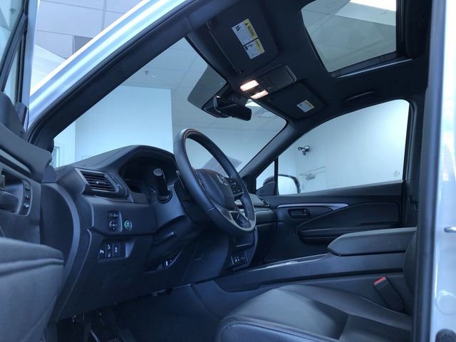 Used 2025 Honda Passport EX-L image 10