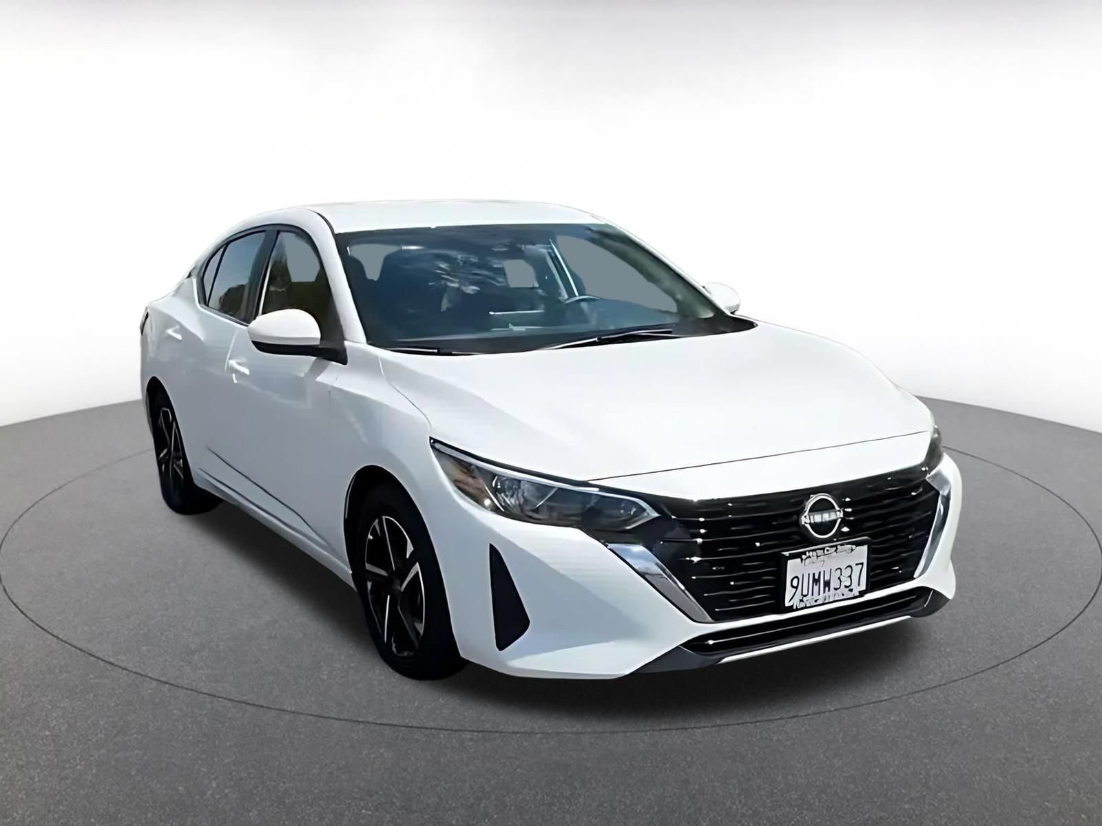 Used 2025 Nissan Sentra SV FWD image 3