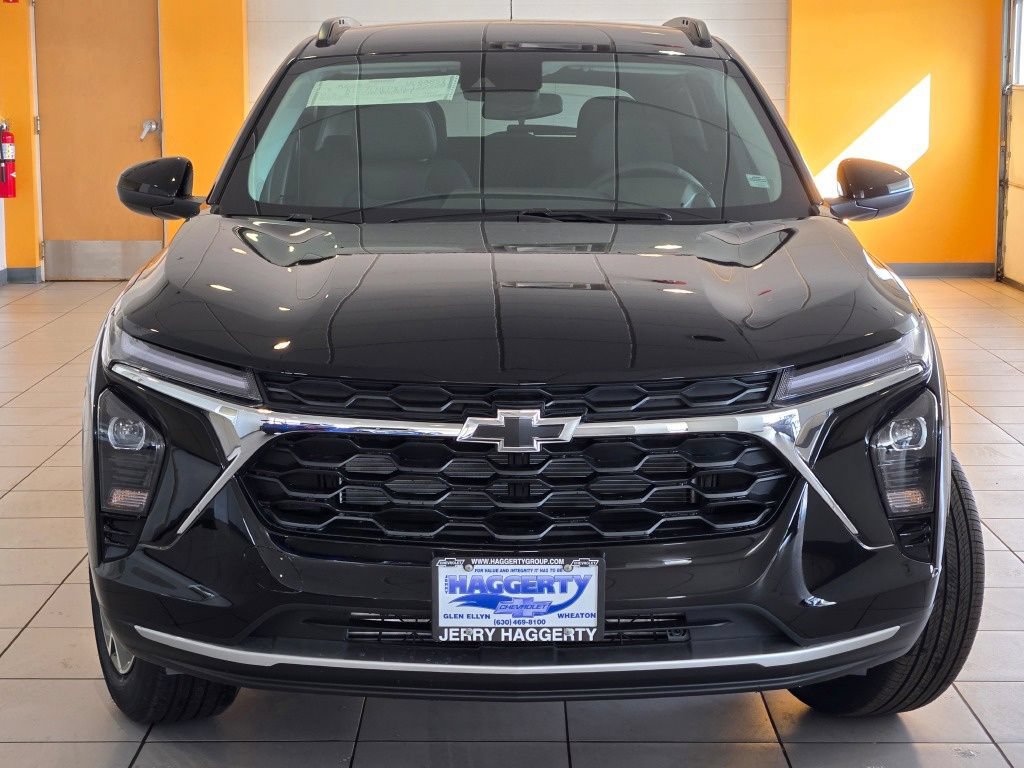 New 2026 Chevrolet Trax LT w/ Driver Confidence Package FWD image 3