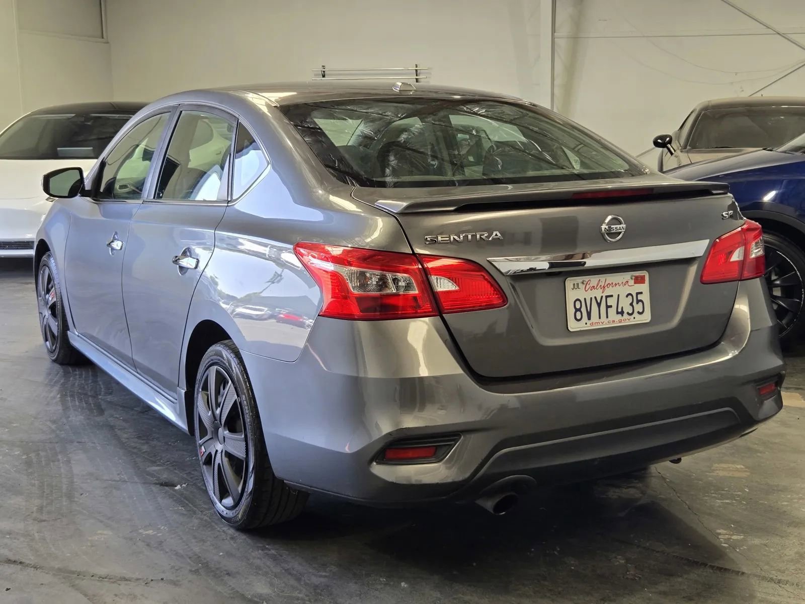 Used 2019 Nissan Sentra SR image 2