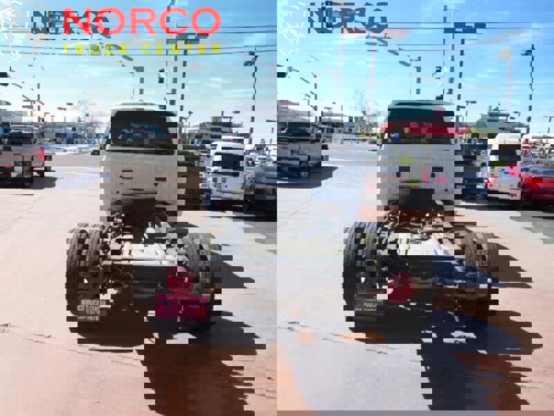 Used 2012 Ford F550 2WD Crew Cab Super Duty image 6