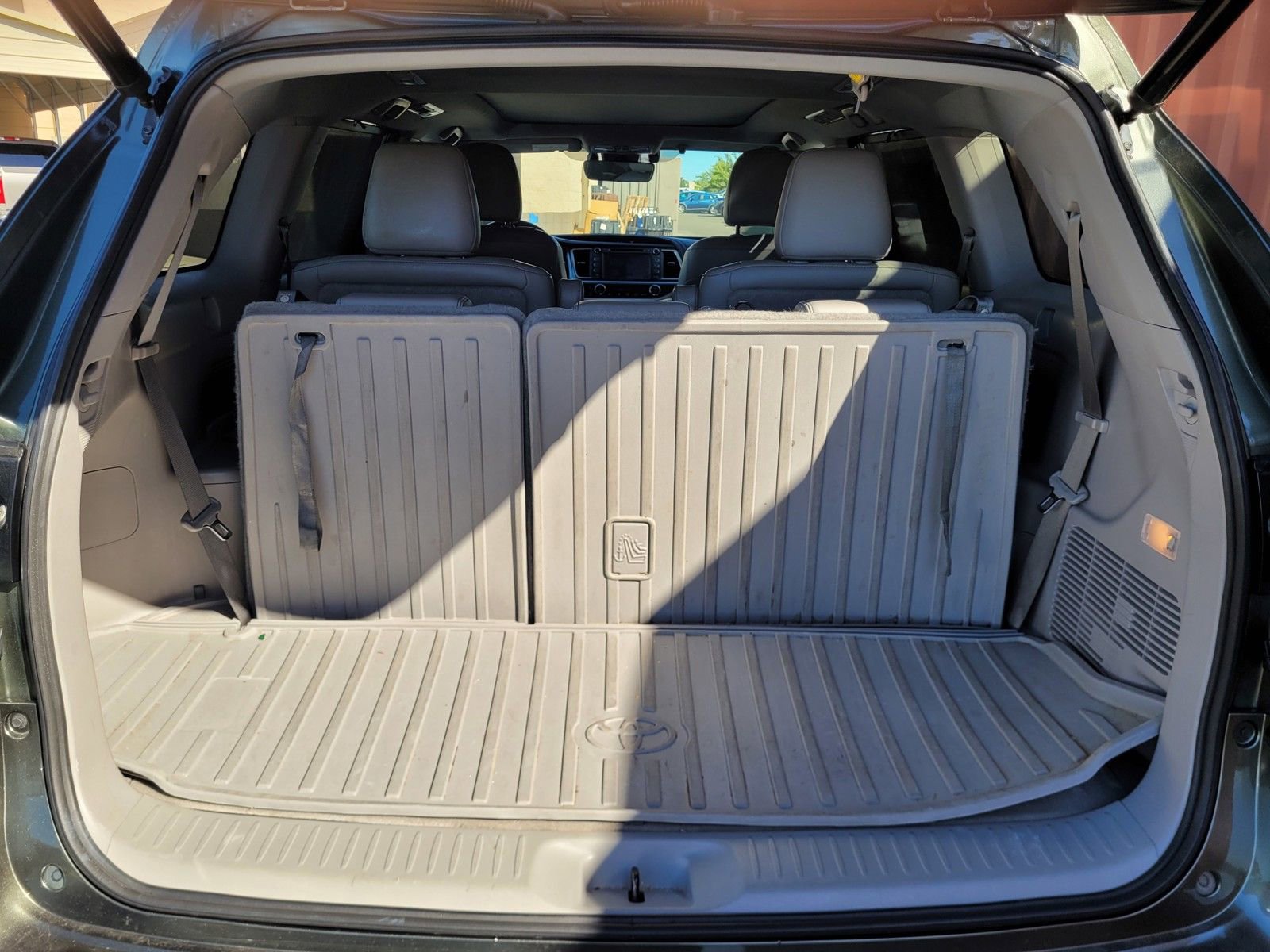 Used 2018 Toyota Highlander Limited Platinum AWD/4WD image 33