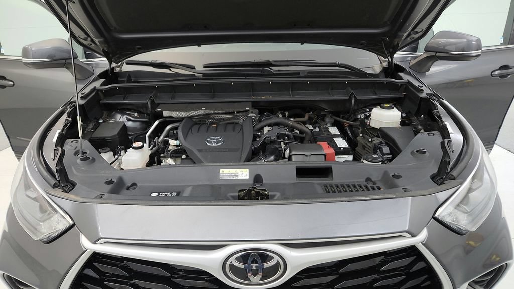 Used 2023 Toyota Highlander XLE AWD/4WD image 37