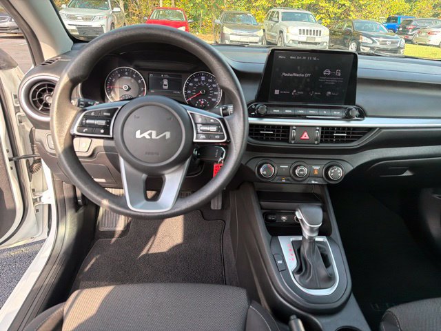 Used 2023 Kia Forte LXS w/ LXS Technology Package FWD image 16