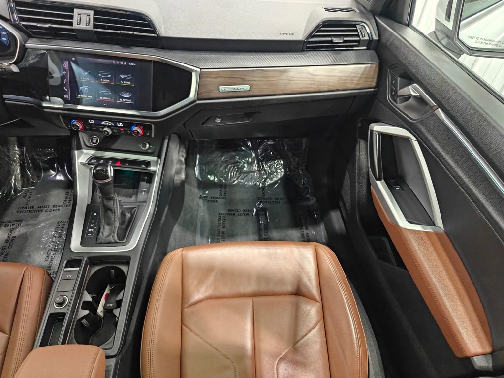 Used 2022 Audi Q3 2.0T Premium Plus w/ Premium Plus Package image 25
